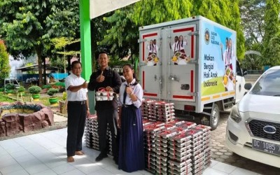 Gizi Baik, Prestasi Naik! SMP AMJ Mulai Nikmati MBG